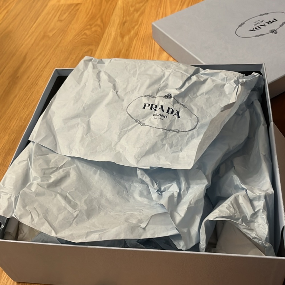 PRADA Big Box - Picture 7 of 8